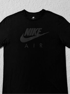 Nike Air | Black Tonal Swoosh Graphic T-Shirt | Men’s Size Medium